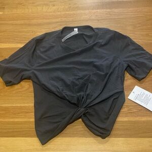 Lululemon crescent tee NWT